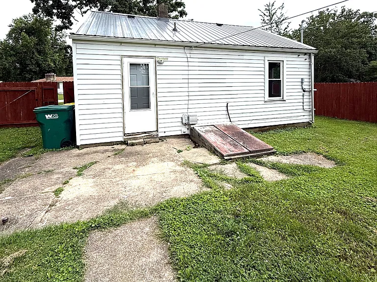 1612 W Hunt St — Photo 9