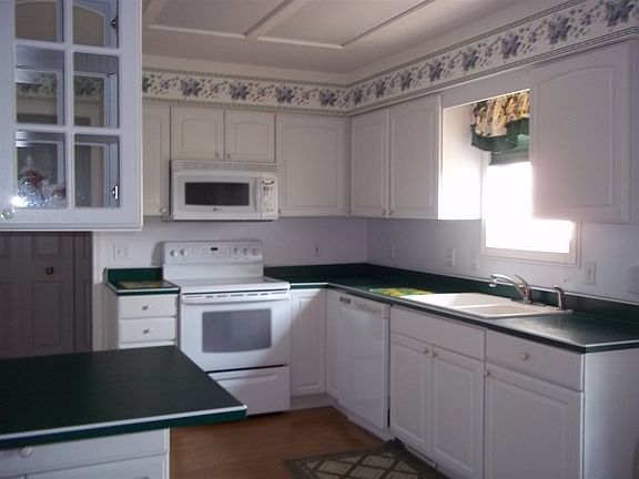 4th image of 303 Carlisle Dr