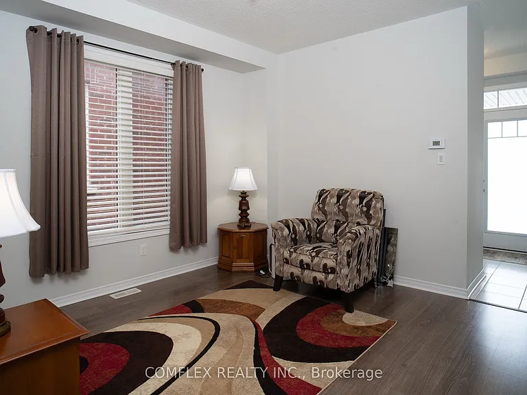 9 Barfoot St — Photo 5