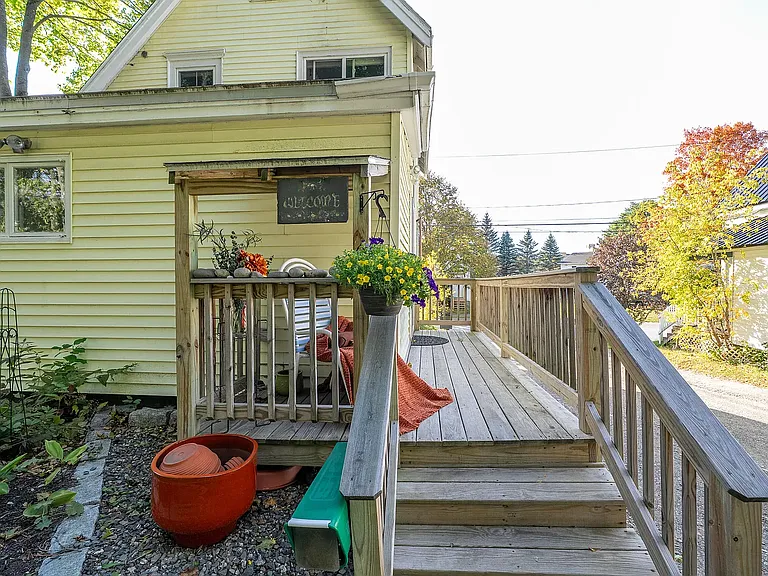 259 Grove St — Photo 2