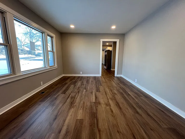 571 Stevenson St — Photo 5