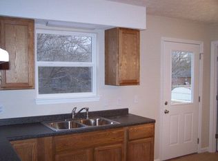 4542 S Creek Rd, Cookeville, TN 38506