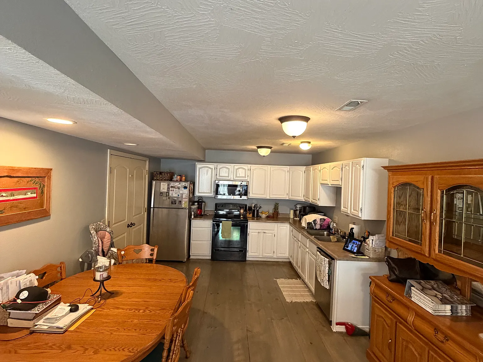 4 bed, 2.5 bath, 1800 sqft, $1,450 — Photo 2