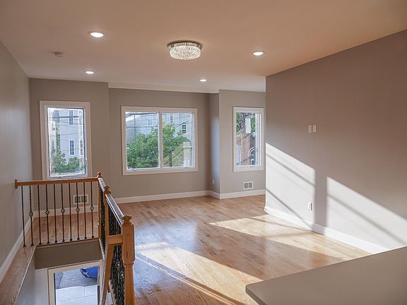 2nd image of 329 N 10th St #1
