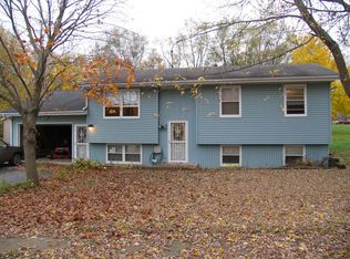 401 Mallard Rd, Winnebago, IL 61088