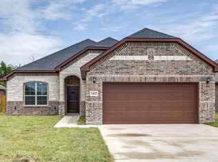 1422 Avenue C, Grand Prairie, TX 75051