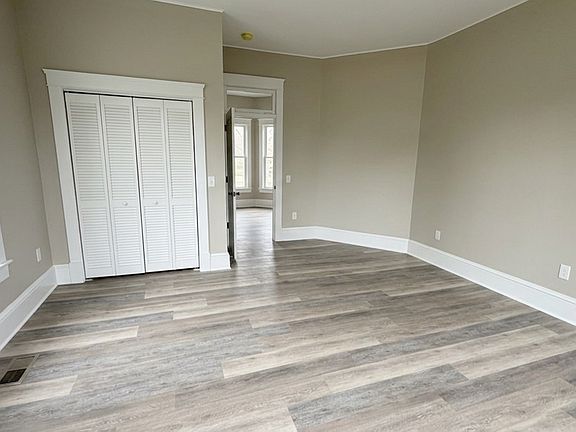 5th image of 1201 Grove Ave