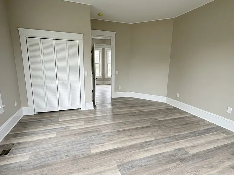 1201 Grove Ave — Photo 6