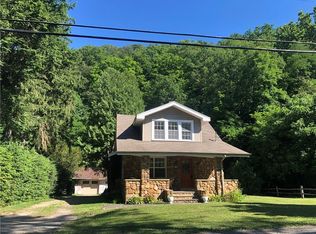 129 Nature Run Rd, Laughlintown, PA 15655