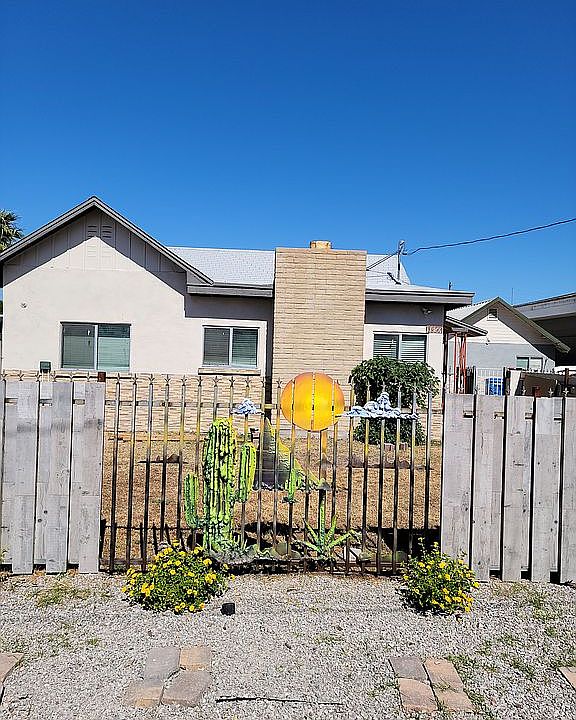 1st image of 1850 W Glenrosa Ave