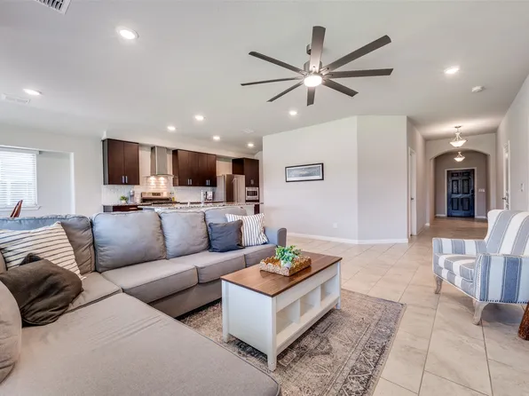 1305 Coyote Rdg, Aubrey, TX 76227