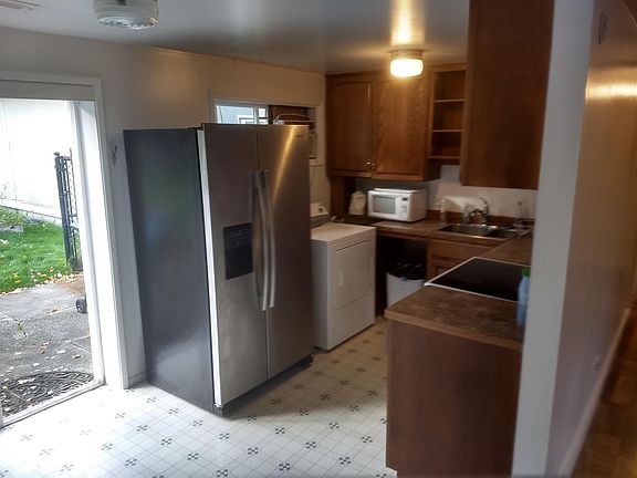 3rd image of 22404 60th Ave W