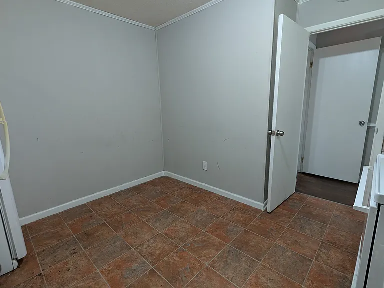 10574 Dorchester Rd — Photo 15