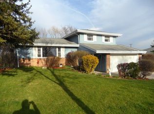 5352 Orchard Ln, Greendale, WI 53129