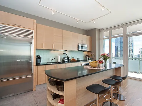325 Fifth Avenue 41D image 2 of 32