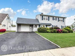 68 Springtime Ln S, Levittown, NY 11756