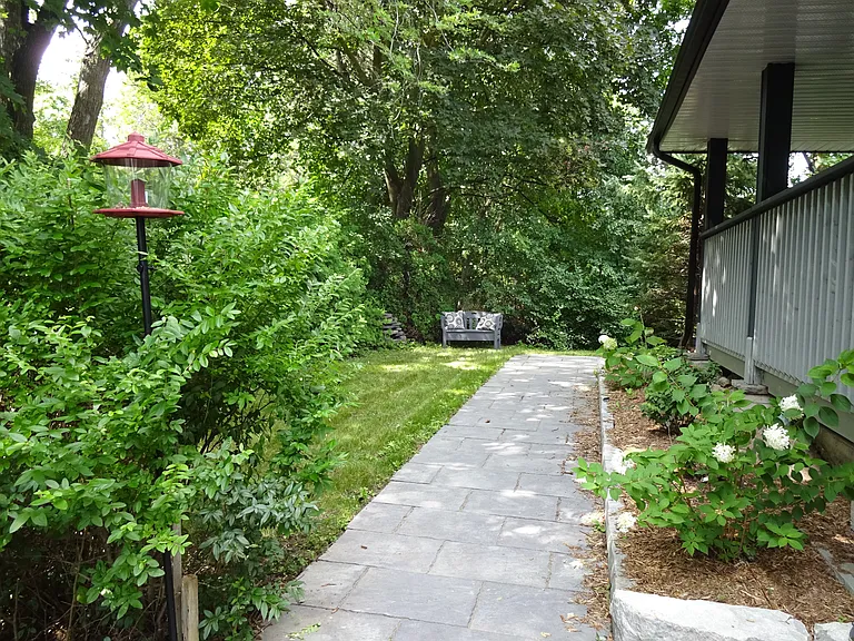 Major Mackenzie Dr W — Photo 3