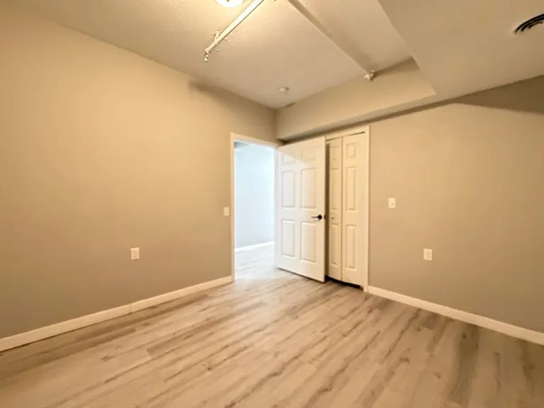 138 Fulton St E #3 — Photo 12