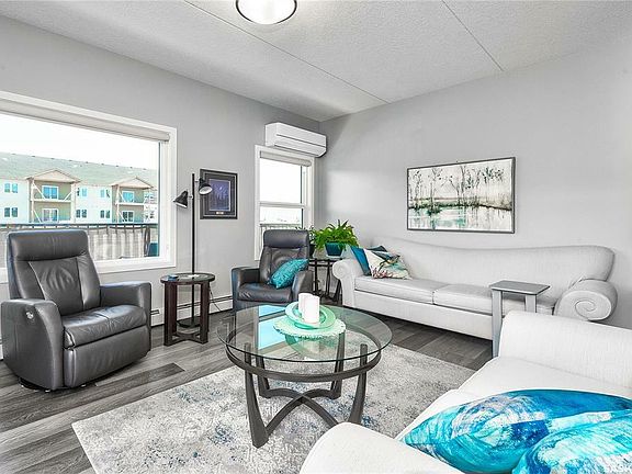 3rd image of 2641 Woodbridge Dr #304