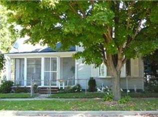 1505 W Locust St, Bloomington, IL 61701