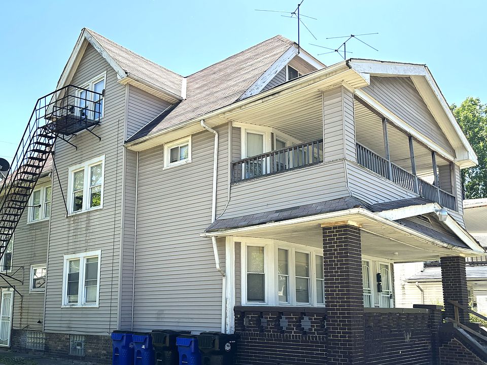 Exterior view of Triplex