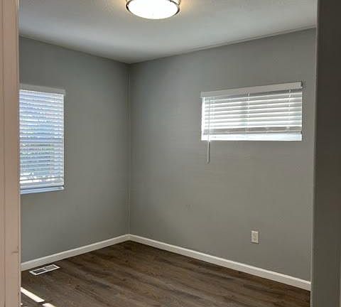 5th image of 3818 Midvale Ave