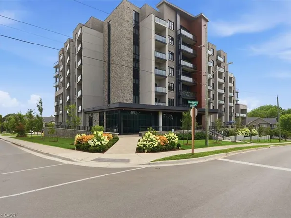 30 Hamilton St S #101, Hamilton, ON L8B 1V8