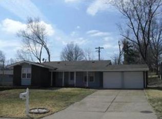 2 Wickham Fen Rd, Florissant, MO 63033