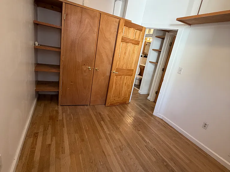 335 Grove St #3 — Photo 6