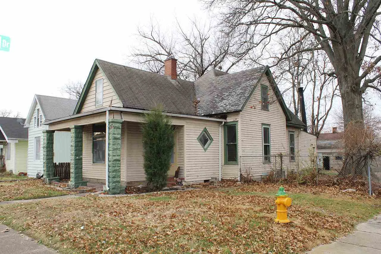 1551 S Morton Ave photo 1