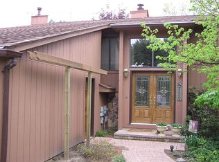 1047 Arbroak Way, Lake Orion, MI 48362