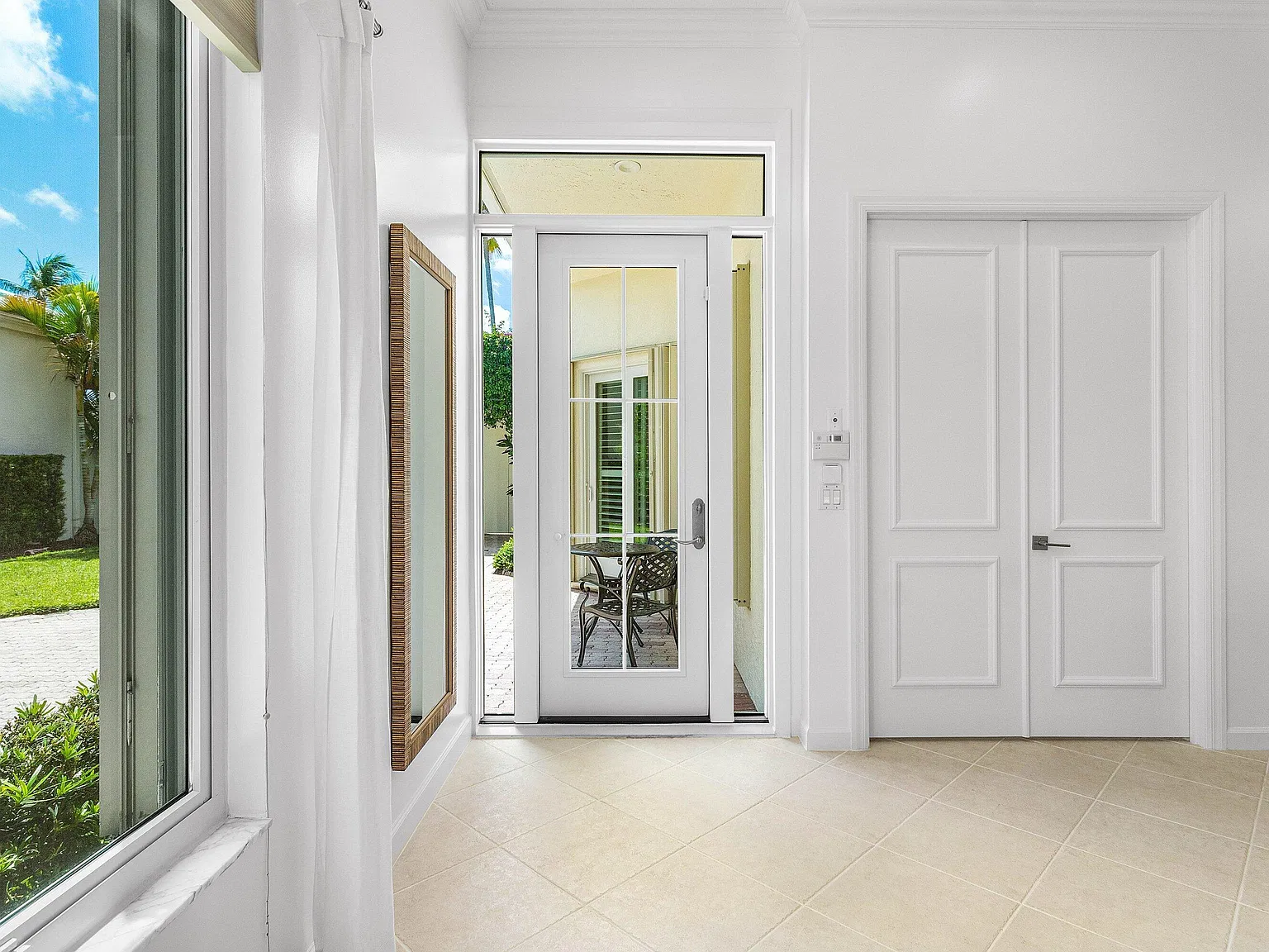 2 bed, 2.0 bath, 1752 sqft, $6,500 — Photo 4