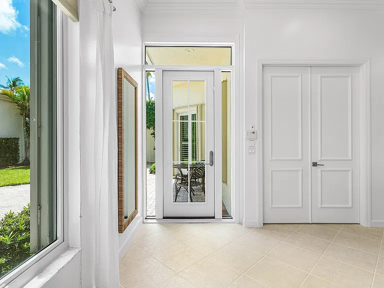 116 Coral Cay Dr — Photo 4