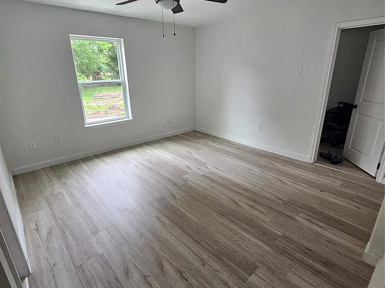 3009 Lincoln St — Photo 7