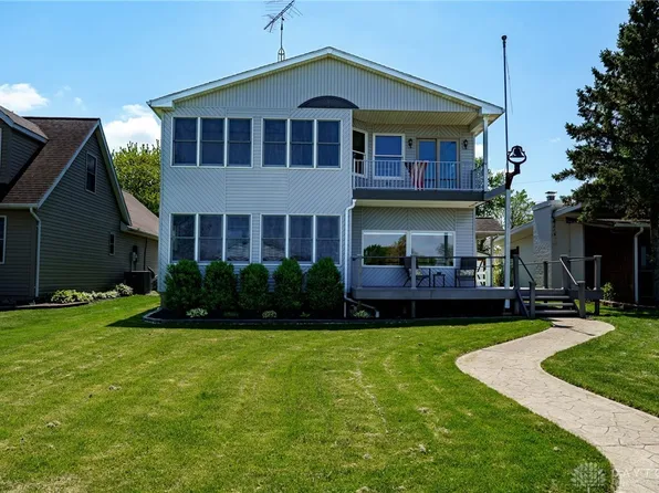 9843 Lake Breeze Dr, Belle Center, OH 43310