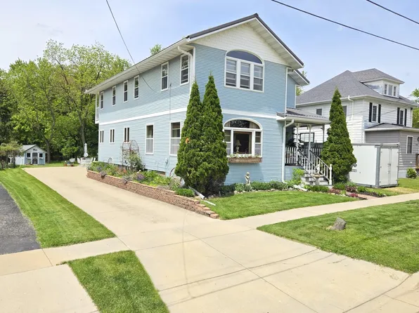 115 Park St, Markesan, WI 53946