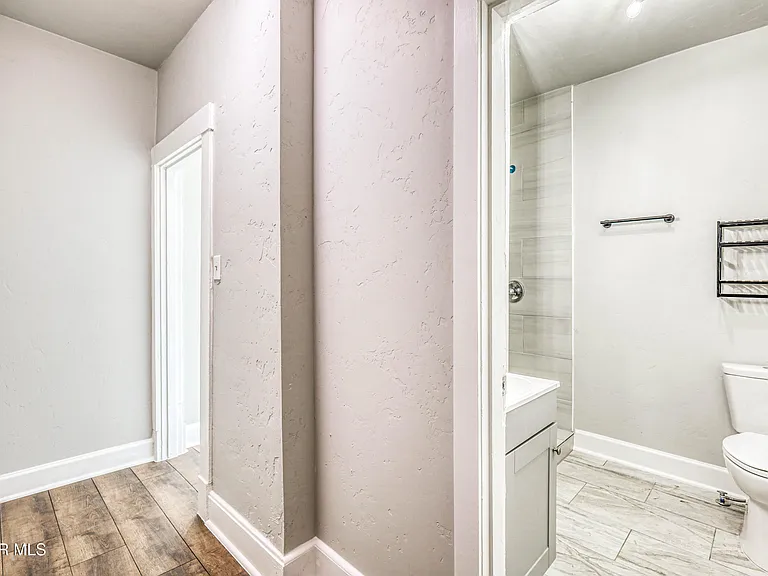 3622 Douglas Ave #5 — Photo 20