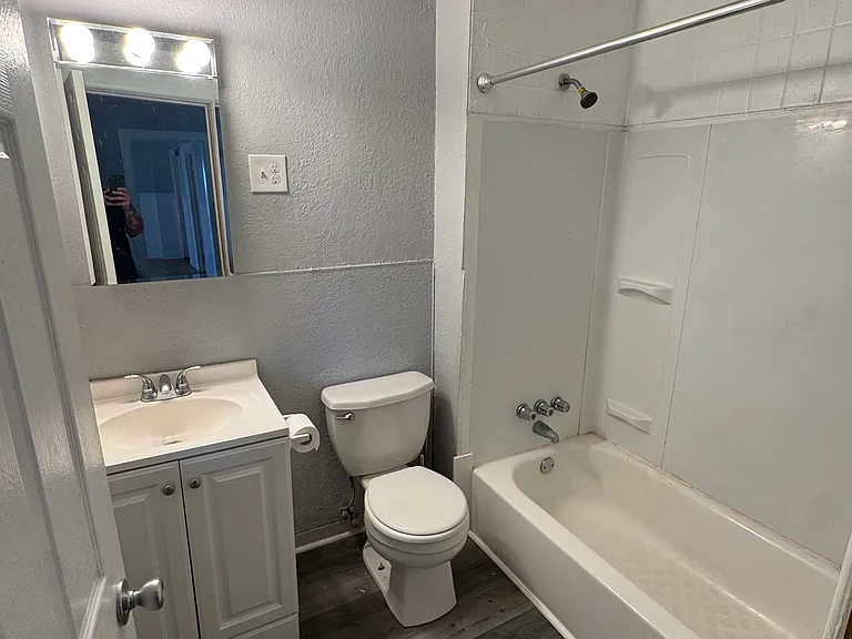 6 Grant St #2L — Photo 7