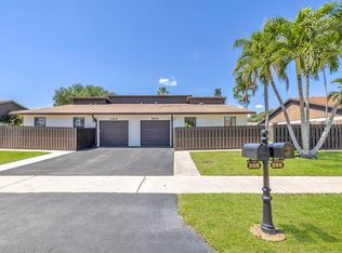 366 SW 27th Ave, Delray Beach, FL 33445