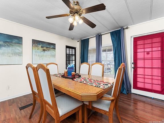 4th image of 309 Woodcreek Circle