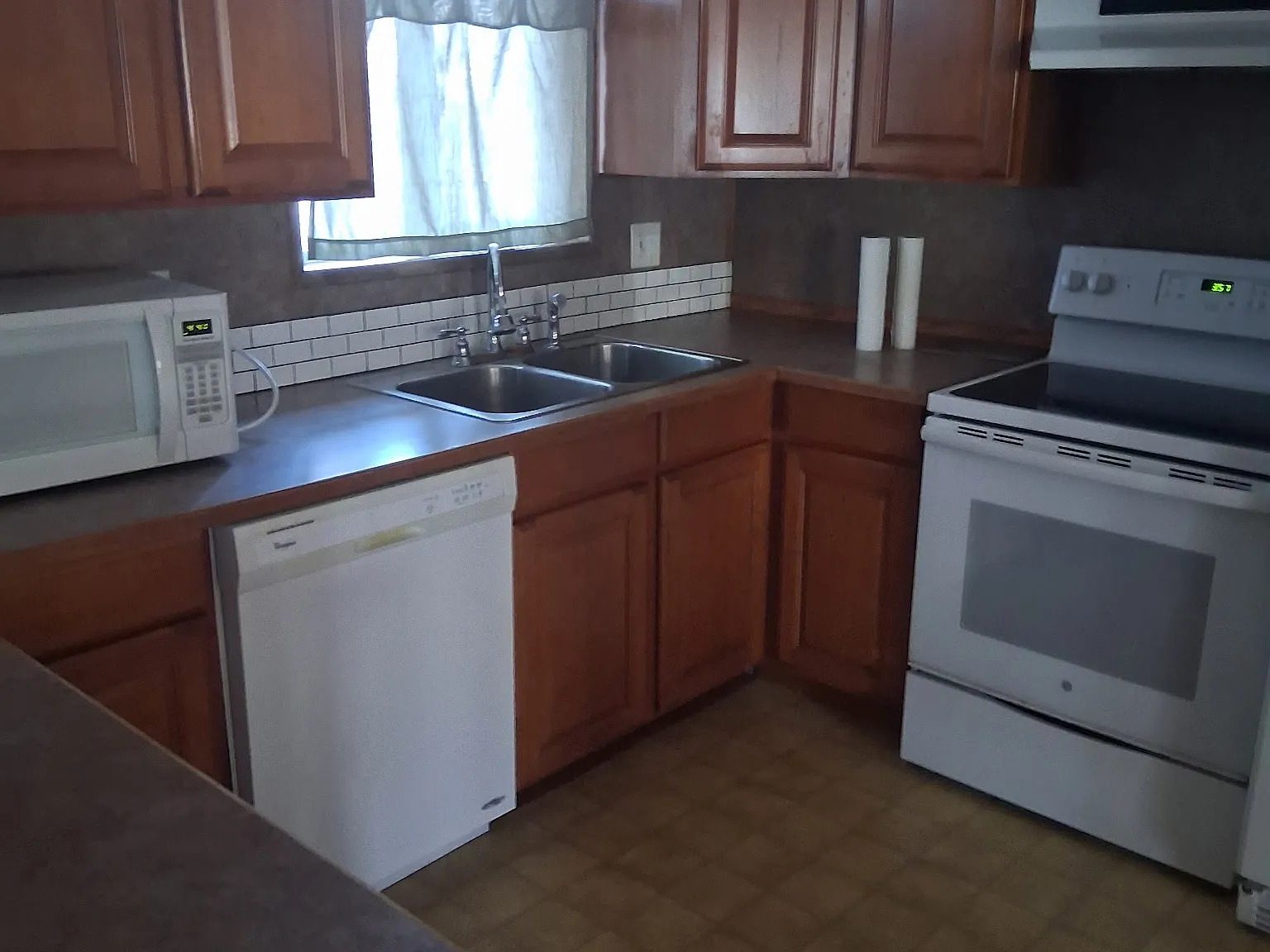 3 bed, 1214 sqft, $2,500 — Photo 4