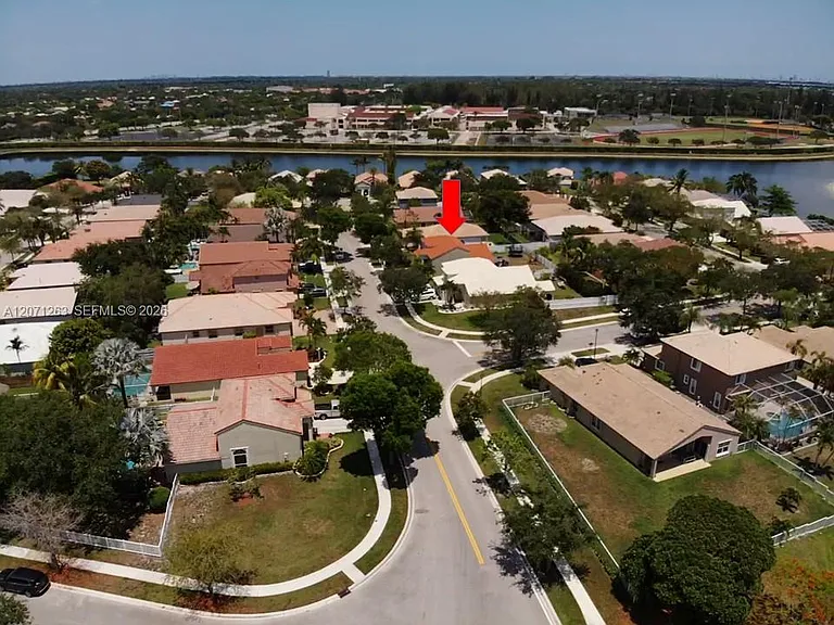 13274 NW 15th Ct — Photo 4