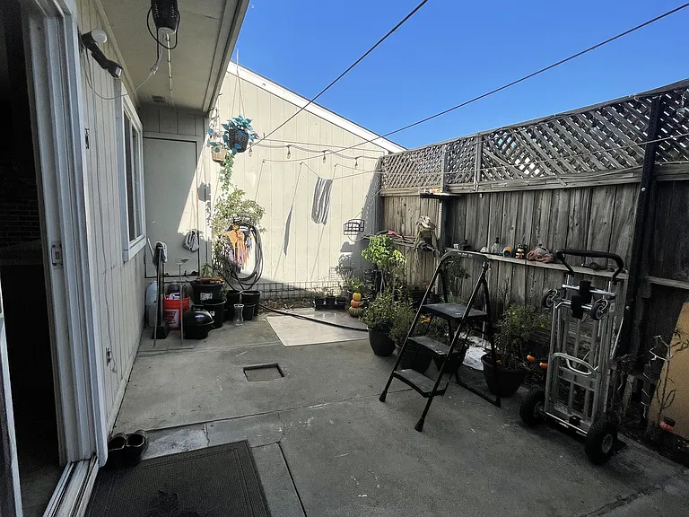 4201 Comet Cir — Photo 17
