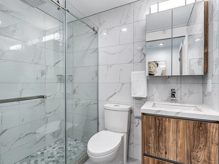 1170 Barclay St #301 — Photo 6
