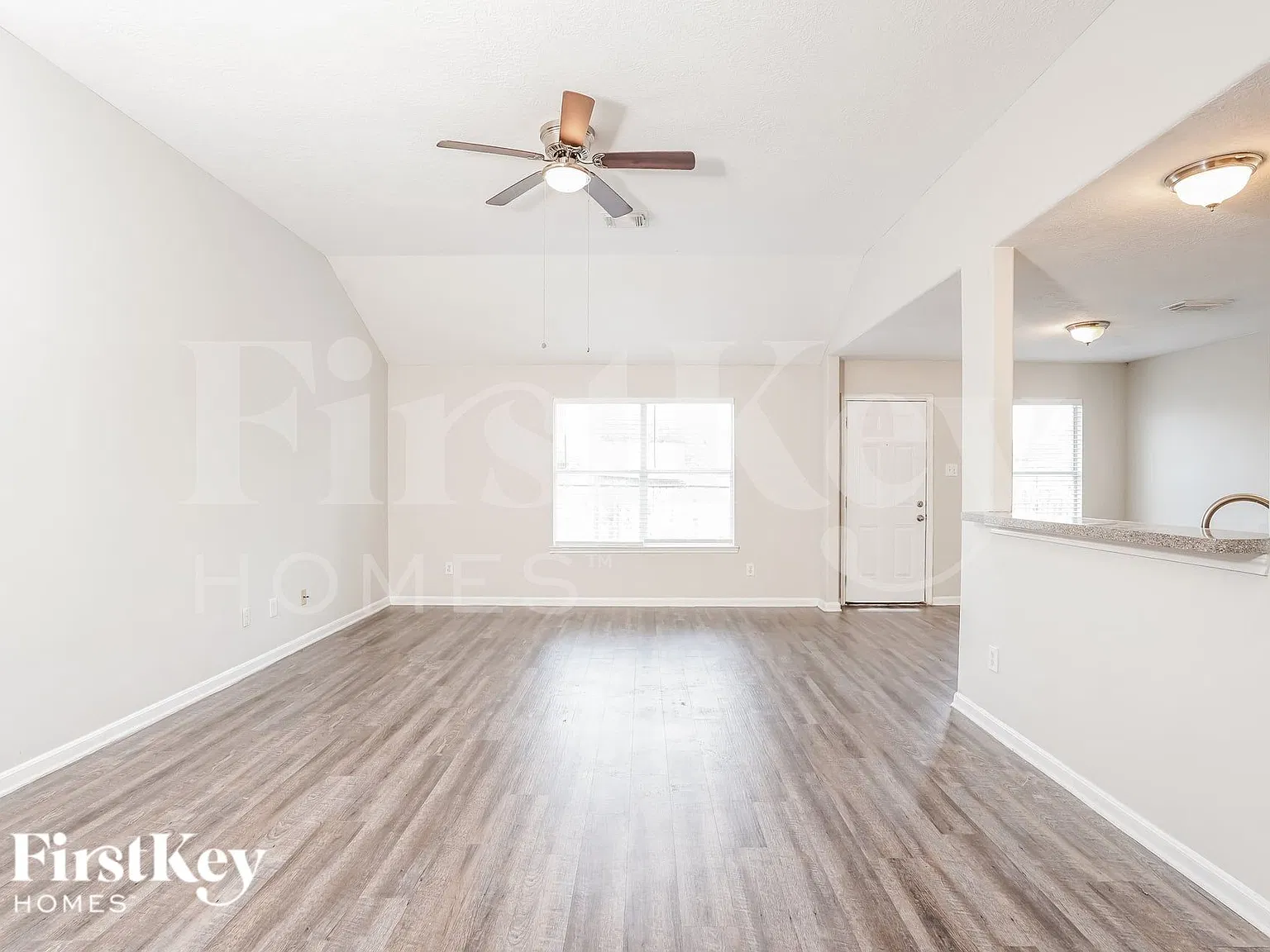 3 bed, 2.0 bath, 1576 sqft, $1,840 — Photo 3
