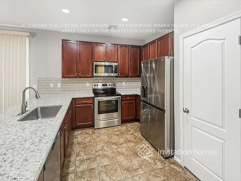 952 S Hawk Ln — Photo 8