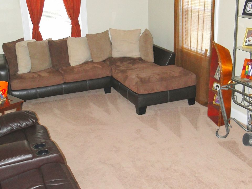 2nd image of 1007 Santa Fe Trl