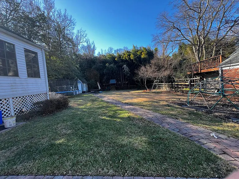 9814 Parkwood Dr — Photo 8