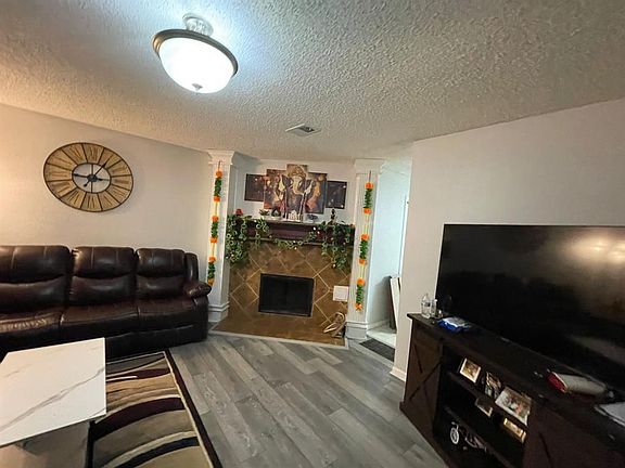 3rd image of 2810 Grants Lake Blvd