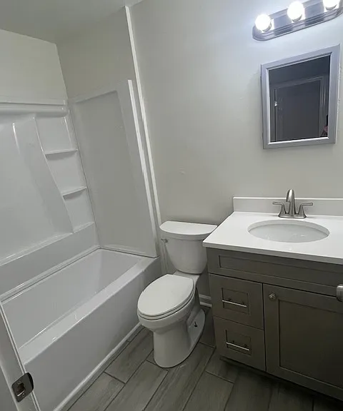 546 E Hall Ln — Photo 12